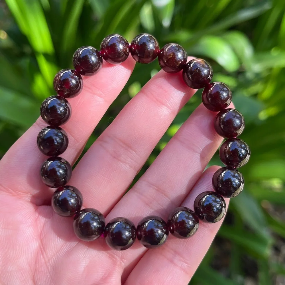 10mm‎ stretchable natural garnet bracelet